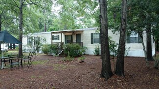 220 Lake Moultrie Dr, Bonneau, SC 29431