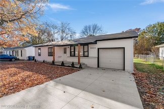 4422 S 29th St, Fort Smith, AR 72901