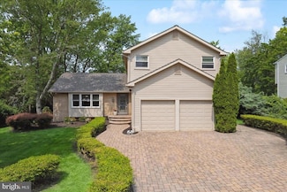 513 Country Club Dr, Cherry Hill, NJ 08003