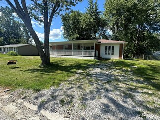 158 S Sycamore Dr, Hanover, IN 47243
