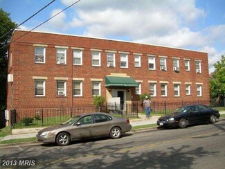 116 44th St NE, Washington, DC 20019