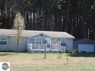14501 Holly Dr, Thompsonville, MI 49683