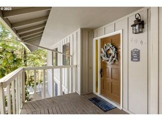 204 Cervantes Unit 204, Lake Oswego, OR 97035