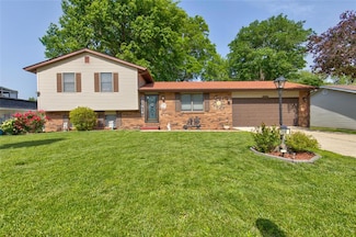 308 Meadow Dr, Bethalto, IL 62010