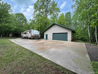 675-701 Crestview Dr, Gwinn, MI 49841