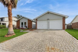 3239 Chimney Ln, Harvey, LA 70058