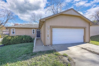 9805 Hillcrest Rd, Kansas City, MO 64134
