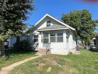 1144 C Ave NW, Cedar Rapids, IA 52405