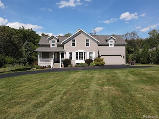 8346 Rucker Rd, Grosse Ile, MI 48138