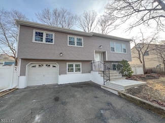 14 Beech St, Stanhope, NJ 07874