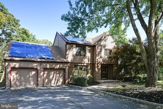 20 Sweet Briar Ct, Belle Mead, NJ 08502