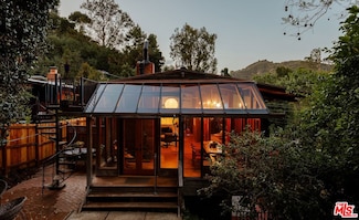 10412 Hebron Ln, Los Angeles, CA 90077