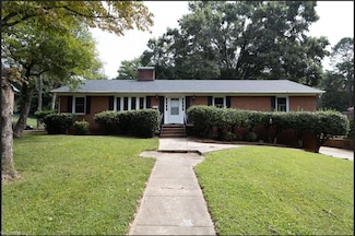2530 Merrimont Dr, Winston Salem, NC 27106