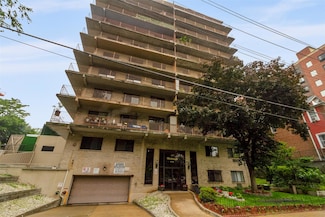 687 Bronx River Rd Unit 2A, Yonkers, NY 10704