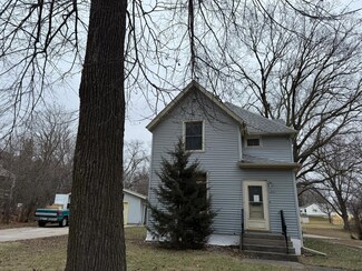 1041 Saint Paul Rd, Owatonna, MN 55060