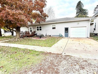 107 11th St S, Northwood, IA 50459