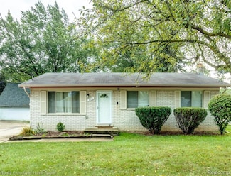 2448 Oakcrest Rd, Sterling Heights, MI 48310