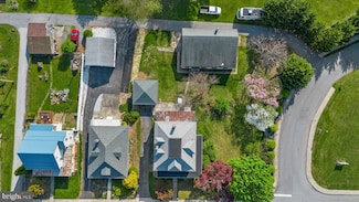 16 N Maple Ave, Smithsburg, MD 21783