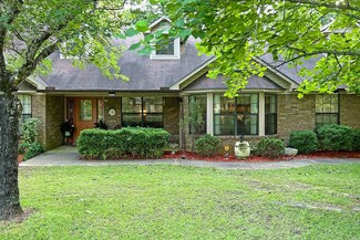61 Pierce Rd, Arkadelphia, AR 71923