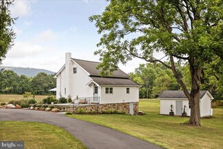 470 Swamp Rd, Wind Gap, PA 18091
