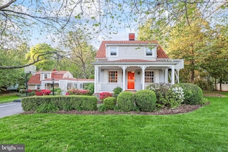 10130 Blake Ln, Oakton, VA 22124