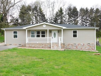 13 Fine St, Rossville, GA 30741