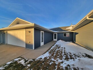 826 24th Ave SW Unit 7, Minot, ND 58701
