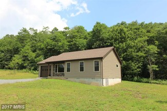 304 Goldfinch Ln, Terra Alta, WV 26764