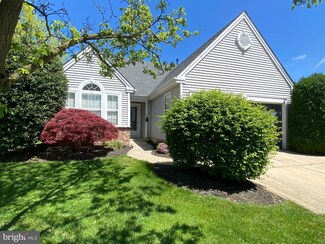 23 Clifford Ct, Mount Laurel, NJ 08054