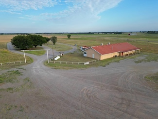 633 N Grand Ave, Texola, OK 73668