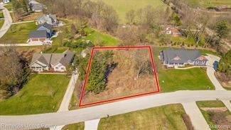 10512 Oak Forest Dr, Whitmore Lake, MI 48178