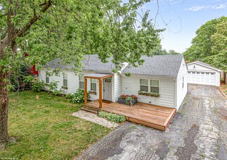 8727 Sayre Ave, Oak Lawn, IL 60453