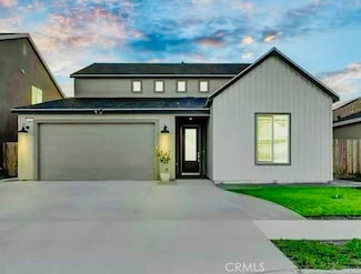 1327 S Palm St, Visalia, CA 93292