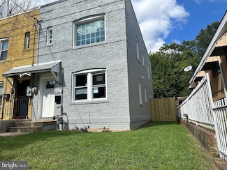 4542 Eads St NE, Washington, DC 20019