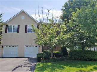 6841 Hunt Dr, Macungie, PA 18062