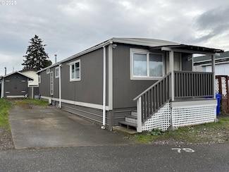 9000 NE M l King Blvd Unit 79, Portland, OR 97211