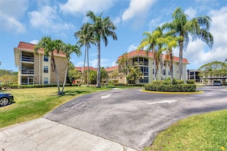 5540 Tamberlane Cir Unit 220, Palm Beach Gardens, FL 33418