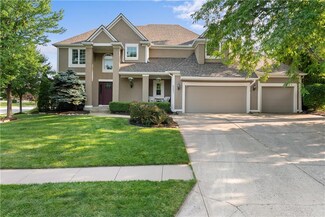 2201 SW Forestpark Cir, Lees Summit, MO 64081