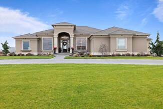 195 McDonald Dr, Pasco, WA 99301