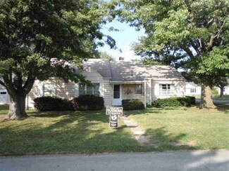 3222 S Southwest Dr, Muncie, IN 47302