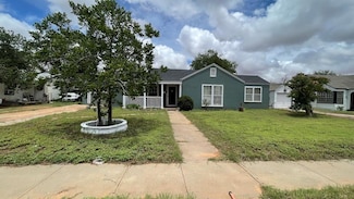 708 N 7th St, Lamesa, TX 79331