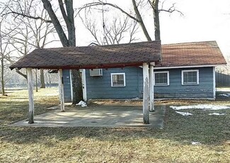 6262 S Lost Nation Rd, Dixon, IL 61021
