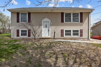 201 S Division St, Anamosa, IA 52205
