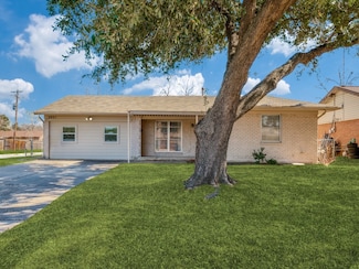 5801 Walraven Cir, Fort Worth, TX 76133