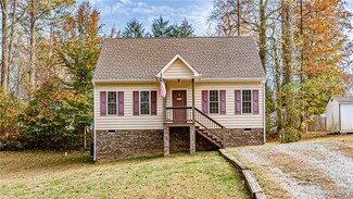 7439 Lakeshore Dr, Quinton, VA 23141