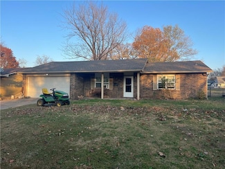 518 S 6th St, Independence, KS 67301