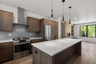 713 2nd St W, Whitefish, MT 59937