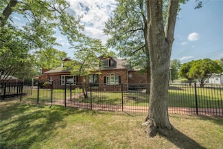 400 West St, New London, MO 63459