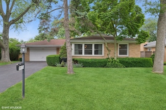 1410 Plymouth Ln, Glenview, IL 60025