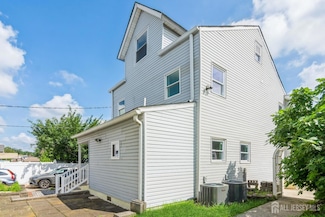 17 1/2 Thomas St, South River, NJ 08882